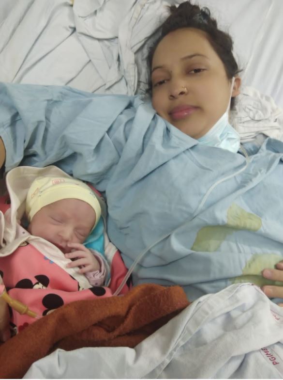 kidney pancreas transplant recipient Saroj with her baby