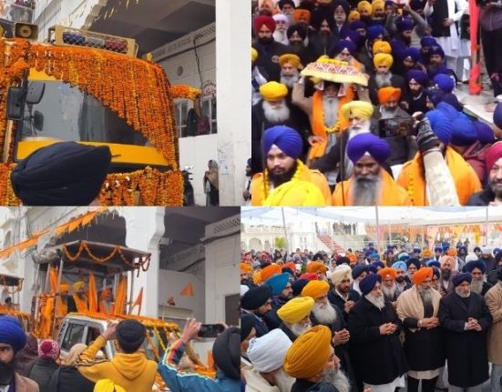 'Ape Guru Chela' Vishal Nagar Kirtan started with Khalsai Jaho-Jalal