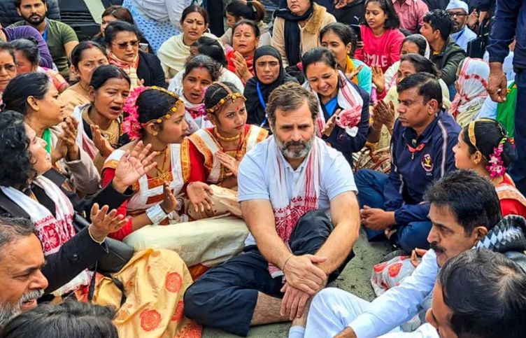 In Assam, Rahul Gandhi was prevented from going to the temple.