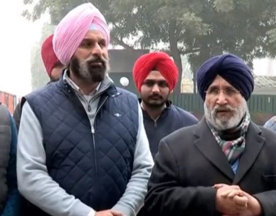 A delegation of Shiromani Akali Dal met with the Governor