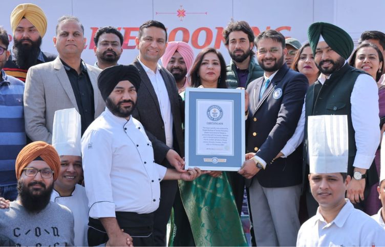 World's largest parantha prepared in Rangle Punjab MelaRecorded in the Guinness Book of World Records