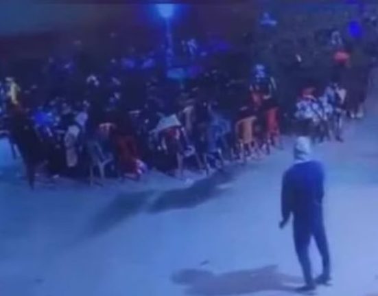 The milk tanker suddenly rammed into the crowd, 3 people died, 150 were injured