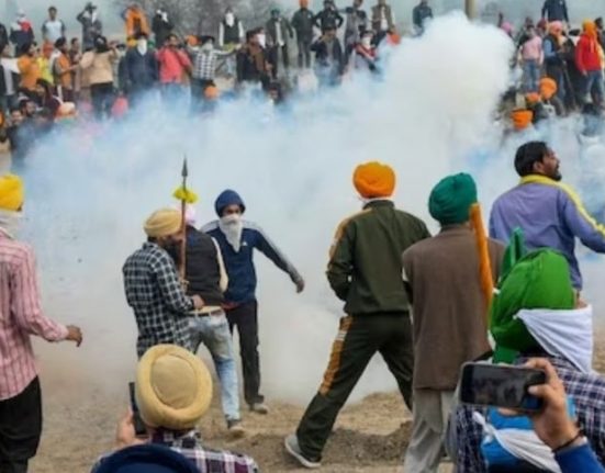 On the fourth day of farmers' march in Delhi, tear gas shells were again released on farmers