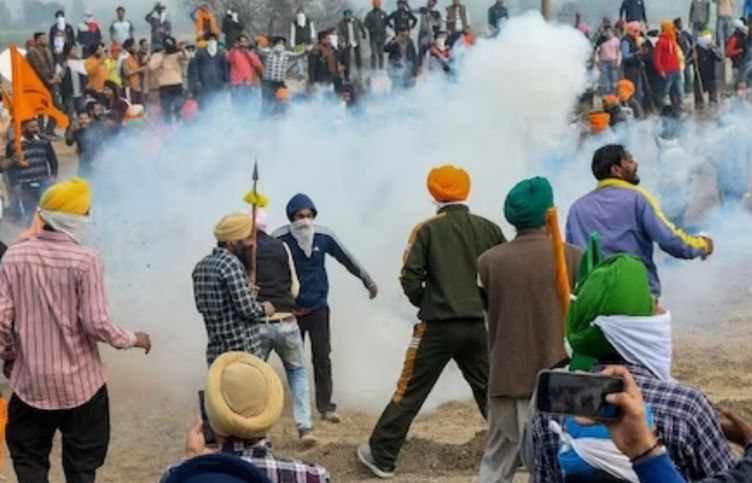 On the fourth day of farmers' march in Delhi, tear gas shells were again released on farmers
