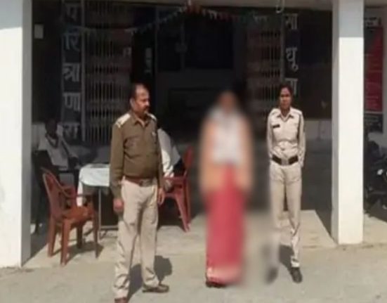 Sleeping husband burnt alive: In Raigad, wife pours petrol on him and sets him on fire; The love marriage took place 15 years ago