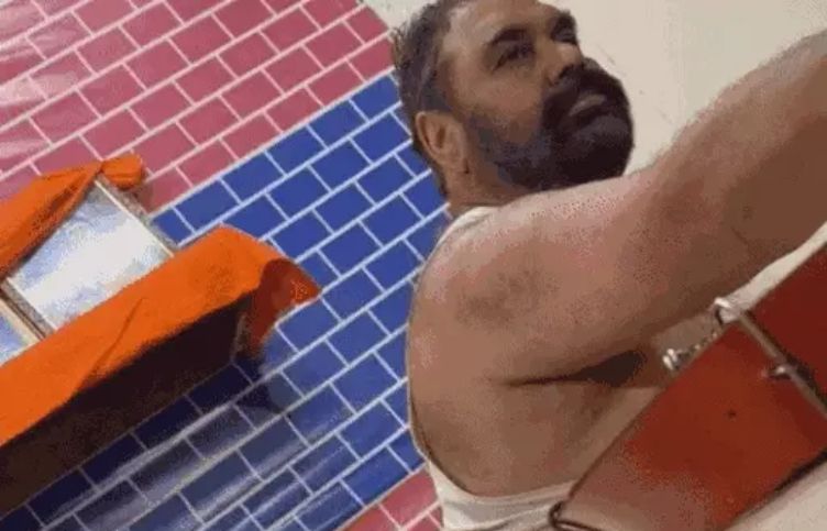 Video of SI doing dealing wearing vest goes viral: Amritsar Police Commissioner identified and suspended; Was posted in police station Rambagh division