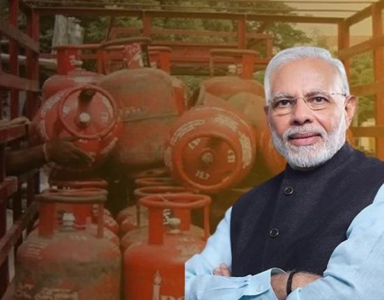 PM Modi gave a gift on Women's Day, a reduction of 100 rupees in the price of LPG cylinder...