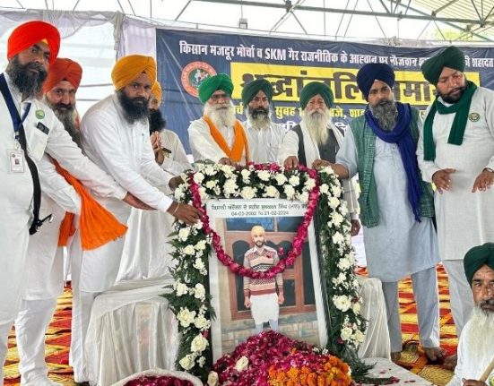 Thousands of farmers came to give Sharanjali to Subhkaran Singh Maan...