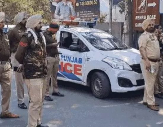 Ludhiana MP Bittu detained, heavy police force deployed outside the house