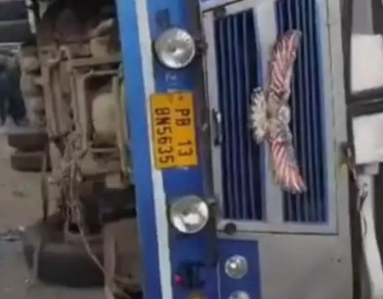 PRTC bus coming from Shimla to Patiala overturned, driver escaped from the spot, 25 passengers injured