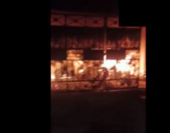 Terrible fire broke out in the building, husband and wife along with two sisters were burnt alive...