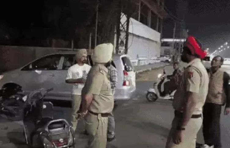 Shooting outside the circuit house in Ludhiana, escaped from the spot before the police raid