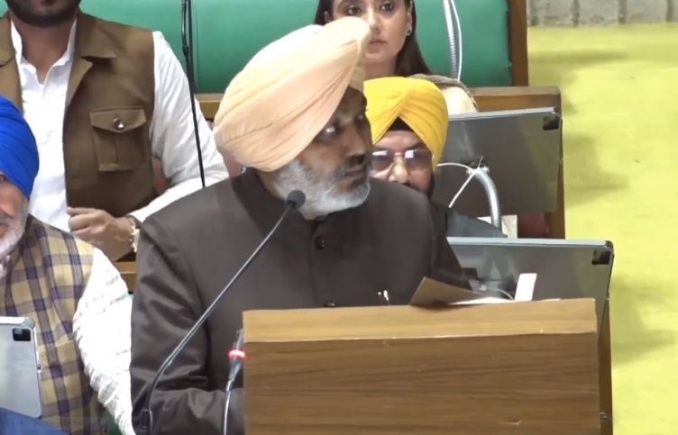 Finance Minister Cheema said- Budget in favor of people, Bajwa said, Punjab is in debt.