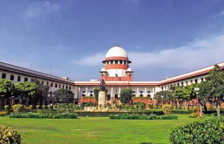 Supreme Court hits out at SBI, says 'Don't hide anything on election bond, everything should be public'...