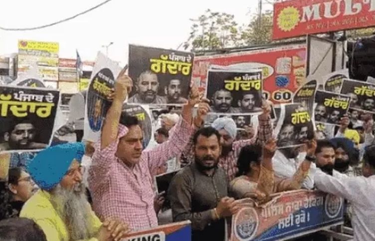 Ex-MP Rinku-former MLA Angural's road-show in Jalandhar, AAP workers arrived with poster of Gadar