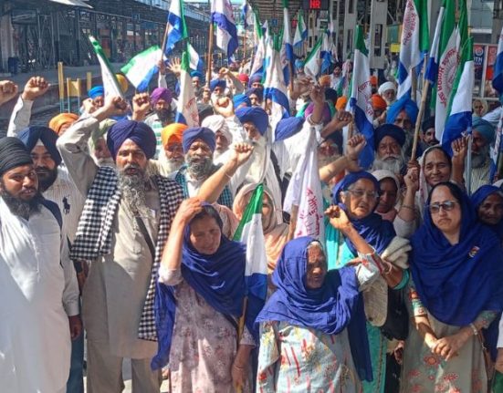 Kisan Mazdoor Sangharsh Committee Punjab sent a large group of farmers to Shambhu border.