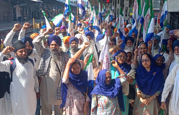 Kisan Mazdoor Sangharsh Committee Punjab sent a large group of farmers to Shambhu border.