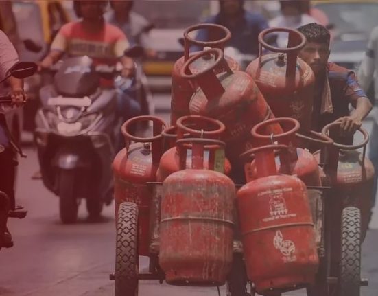 Relief to the common man on the first day of April, LPG cylinder became cheaper...