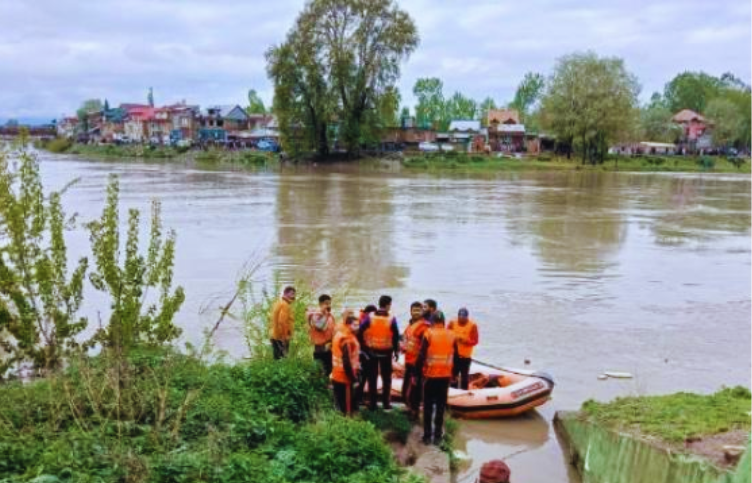 7 Rescued, 2 Missing as Boat Capsizes in Pulwama, Jammu and Kashmir