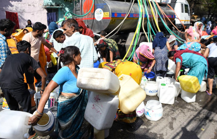 Delhi Government Imposes ₹2000 Fine for Water Wastage